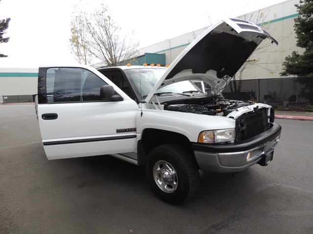 2001 Dodge Ram 2500 4X4 /LongBed/ 5.9L CUMMINS Diesel/ 5-Speed Manual   - Photo 10 - Portland, OR 97217