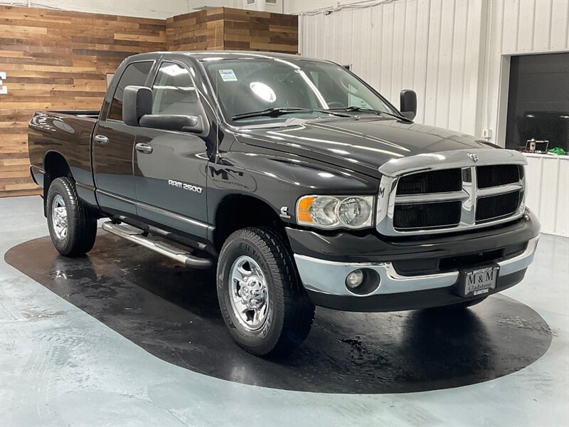 2005 Dodge Ram 2500 SLT 4X4 / 5.9L DIESEL HO / 1-OWNER/ 97K MILES  / ZERO RUST - Photo 2 - Gladstone, OR 97027