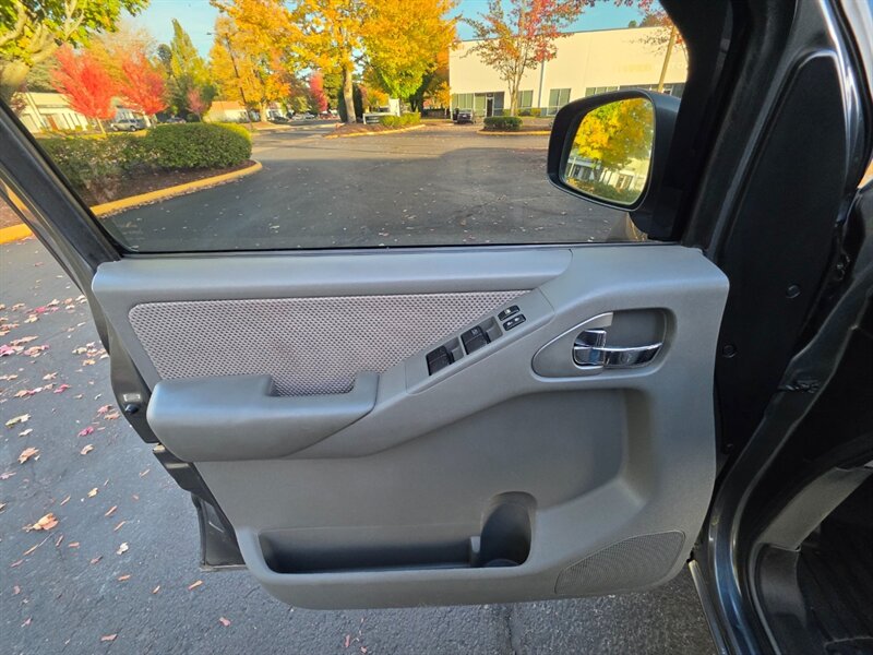 2008 Nissan Frontier LE / CREW CAB / 4X4 / NEW BILSTIEN SCHOCKS / NEW BF GOODRICH / BACK CAM / LIFTED / SERVICE RECORDS / LOW MILES !! - Photo 39 - Portland, OR 97217