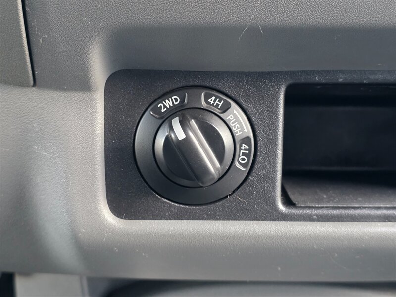2008 Nissan Frontier LE / CREW CAB / 4X4 / NEW BILSTIEN SCHOCKS / NEW BF GOODRICH / BACK CAM / LIFTED / SERVICE RECORDS / LOW MILES !! - Photo 20 - Portland, OR 97217