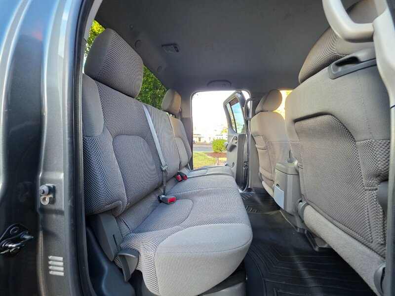 2008 Nissan Frontier LE / CREW CAB / 4X4 / NEW BILSTIEN SCHOCKS / NEW BF GOODRICH / BACK CAM / LIFTED / SERVICE RECORDS / LOW MILES !! - Photo 16 - Portland, OR 97217
