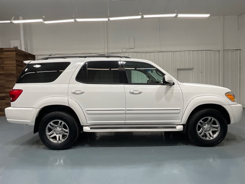 2007 Toyota Sequoia SR5 4X4 /Leather Heated /Fresh Timing Belt Service / Sunroof / Heated leather seats / ZERO RUST / LOW MILES - Photo 4 - Gladstone, OR 97027