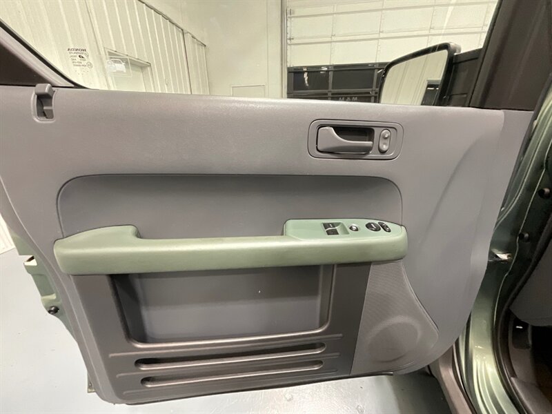 2003 Honda Element EX AWD Sport Utility / Local ZERO RUST /126K MILES  / Sunroof / BRAND NEW TIRES - Photo 32 - Gladstone, OR 97027