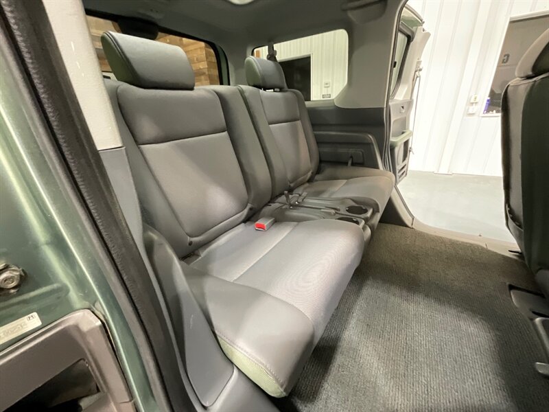 2003 Honda Element EX AWD Sport Utility / Local ZERO RUST /126K MILES  / Sunroof / BRAND NEW TIRES - Photo 12 - Gladstone, OR 97027