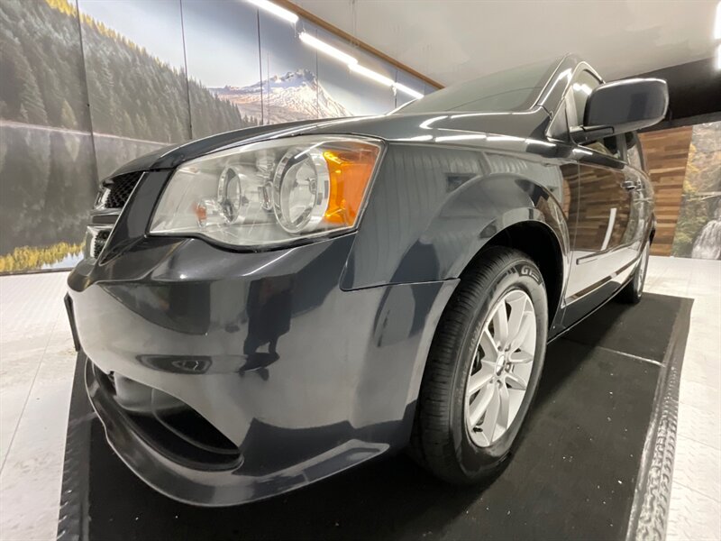 2014 Dodge Grand Caravan SXT MiniVan / 3.6L V6 / 7-Passenger  / CLEAN VAN / CLEAN INSIDE & OUT !! - Photo 11 - Gladstone, OR 97027