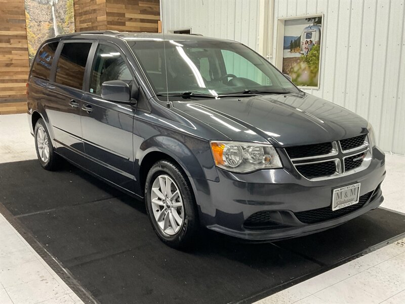 2014 Dodge Grand Caravan SXT MiniVan / 3.6L V6 / 7-Passenger  / CLEAN VAN / CLEAN INSIDE & OUT !! - Photo 2 - Gladstone, OR 97027