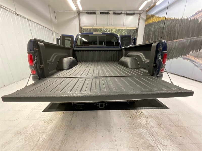 2001 Dodge Ram 2500 Laramie 4X4 / 5.9L DIESEL / 6-SPEED / 118,000 MILE  /1-OWNER LOCAL OREGON TRUCK / RUST FREE / LIFTED w. BRAND NEW WHEELS & TIRES / Custom Bumper / SHARP & CLEAN !! - Photo 31 - Gladstone, OR 97027