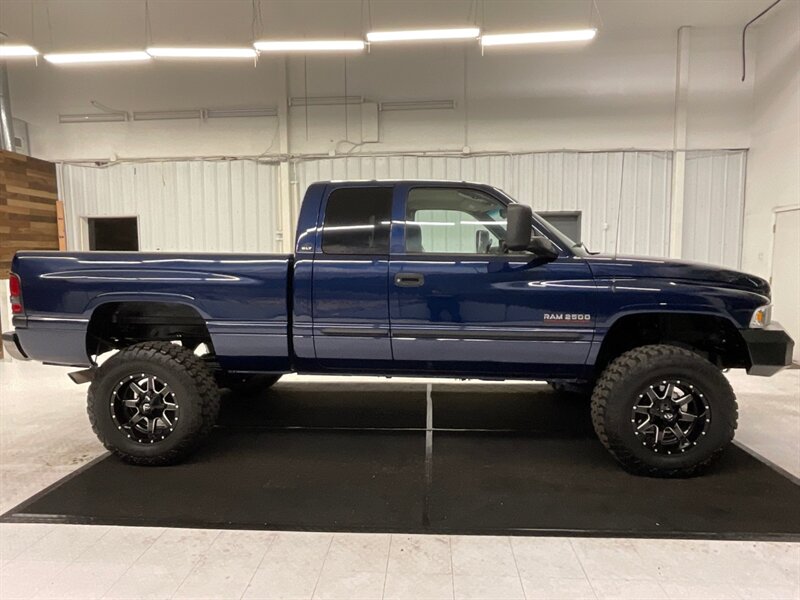 2001 Dodge Ram 2500 Laramie 4X4 / 5.9L DIESEL / 6-SPEED / 118,000 MILE  /1-OWNER LOCAL OREGON TRUCK / RUST FREE / LIFTED w. BRAND NEW WHEELS & TIRES / Custom Bumper / SHARP & CLEAN !! - Photo 3 - Gladstone, OR 97027