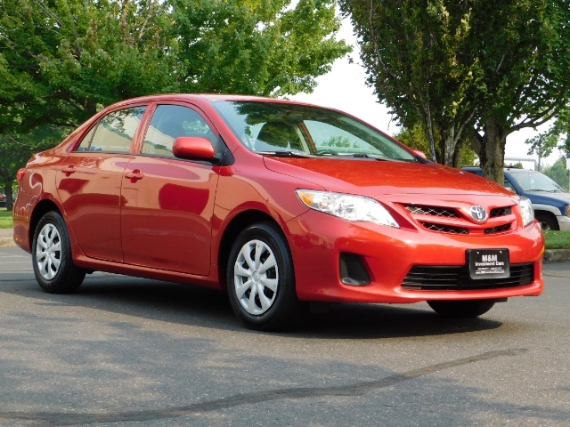 2013 Toyota Corolla LE / Sedan / Automatic / ONLY 38000 MILES   - Photo 2 - Portland, OR 97217