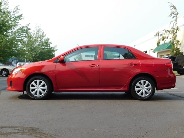 2013 Toyota Corolla LE / Sedan / Automatic / ONLY 38000 MILES   - Photo 3 - Portland, OR 97217