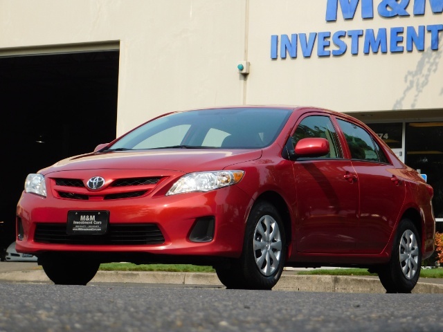 2013 Toyota Corolla LE / Sedan / Automatic / ONLY 38000 MILES   - Photo 1 - Portland, OR 97217