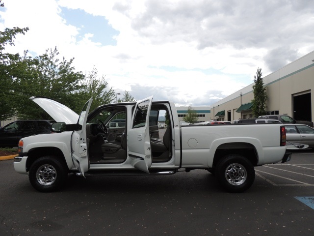 2005 GMC Sierra 2500 SLT / Crew Cab / 4X4 / DURAMAX DIESEL/ 55K miles   - Photo 26 - Portland, OR 97217