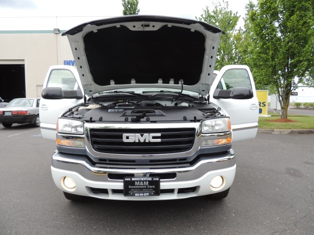 2005 GMC Sierra 2500 SLT / Crew Cab / 4X4 / DURAMAX DIESEL/ 55K miles   - Photo 32 - Portland, OR 97217