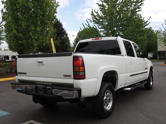 2005 GMC Sierra 2500 SLT / Crew Cab / 4X4 / DURAMAX DIESEL/ 55K miles   - Photo 8 - Portland, OR 97217