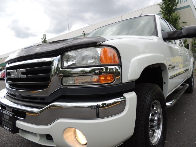 2005 GMC Sierra 2500 SLT / Crew Cab / 4X4 / DURAMAX DIESEL/ 55K miles   - Photo 9 - Portland, OR 97217