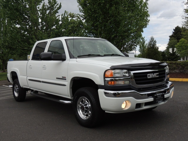 2005 GMC Sierra 2500 SLT / Crew Cab / 4X4 / DURAMAX DIESEL/ 55K miles   - Photo 2 - Portland, OR 97217