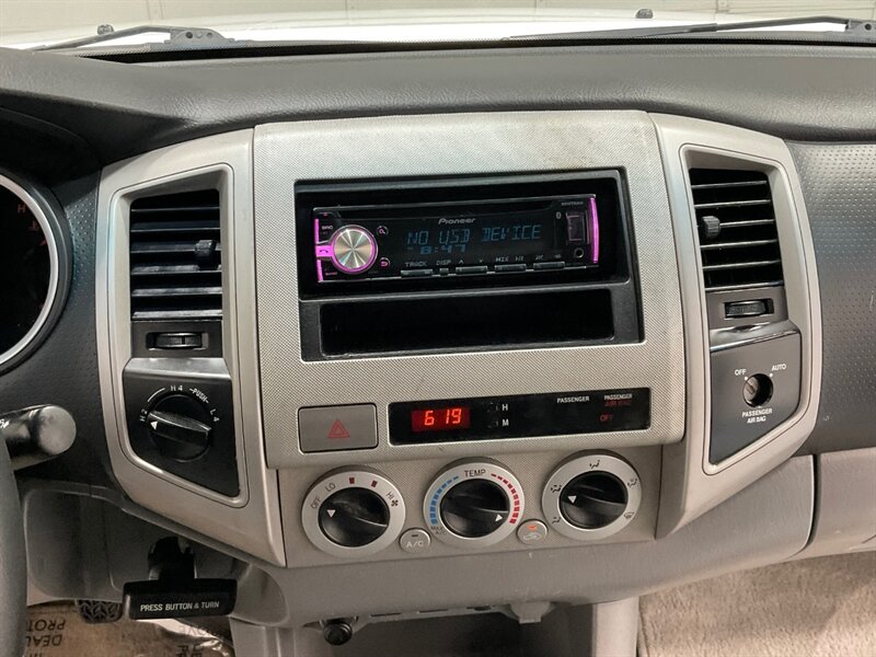 2009 Toyota Tacoma 4X4 / 2.7L 4Cyl / 5-SPEED MANUAL / NEW TIRES  / ZERO RUST / BACKUP CAMERA - Photo 16 - Gladstone, OR 97027