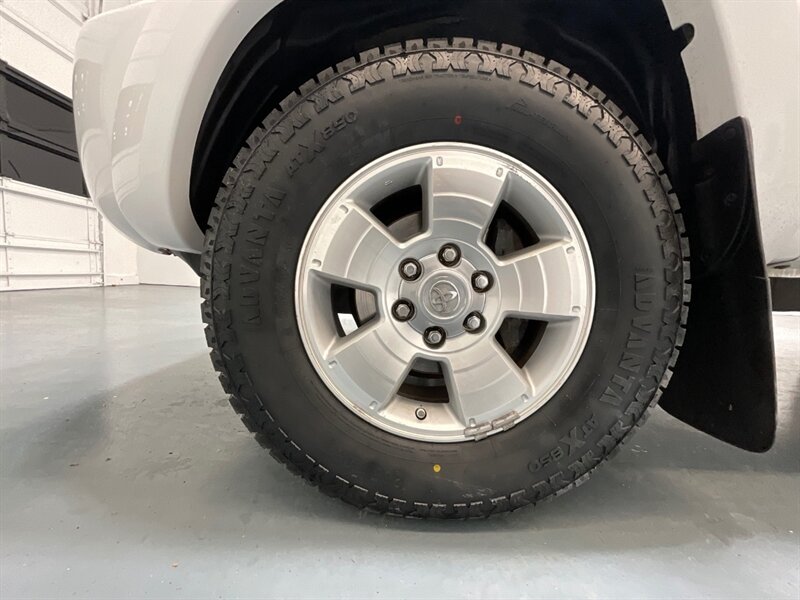 2009 Toyota Tacoma 4X4 / 2.7L 4Cyl / 5-SPEED MANUAL / NEW TIRES  / ZERO RUST / BACKUP CAMERA - Photo 23 - Gladstone, OR 97027