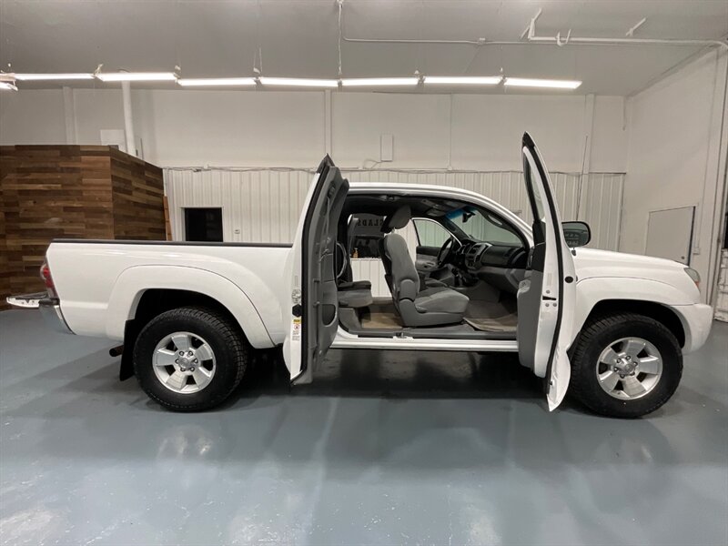 2009 Toyota Tacoma 4X4 / 2.7L 4Cyl / 5-SPEED MANUAL / NEW TIRES  / ZERO RUST / BACKUP CAMERA - Photo 45 - Gladstone, OR 97027