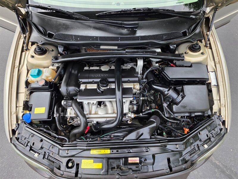 2003 Volvo XC70 Cross Country / AWD / IMMACULATE / 45,000 MILES !! / All Wheel Drive / Leather / Sunroof / Extremely Low Miles - Photo 30 - Portland, OR 97217