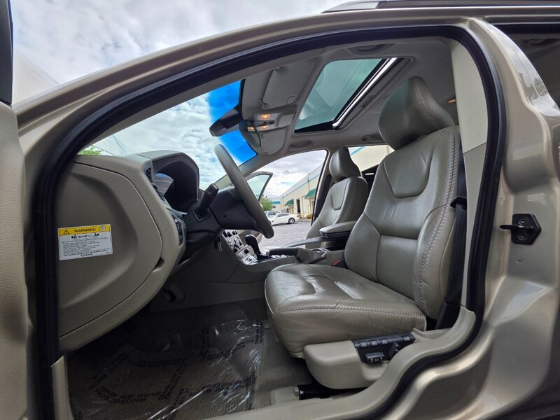 2003 Volvo XC70 Cross Country / AWD / IMMACULATE / 45,000 MILES !! / All Wheel Drive / Leather / Sunroof / Extremely Low Miles - Photo 13 - Portland, OR 97217