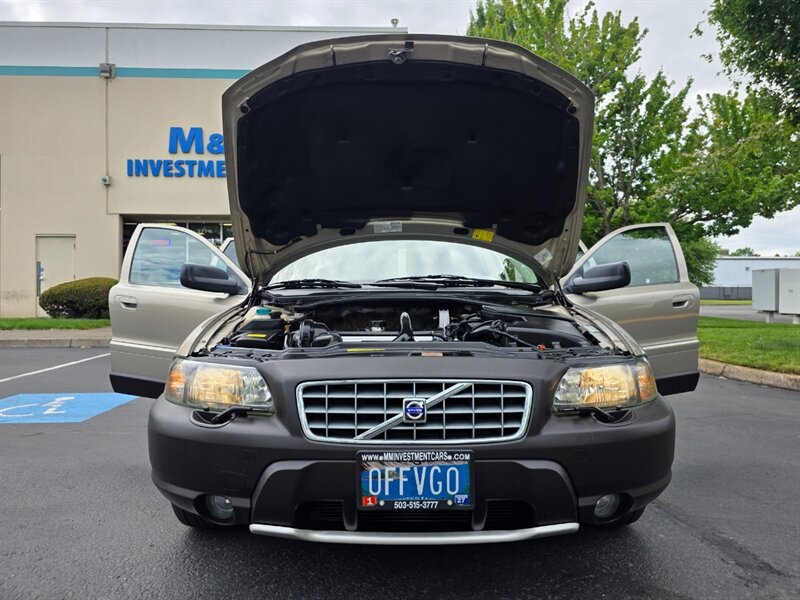2003 Volvo XC70 Cross Country / AWD / IMMACULATE / 45,000 MILES !! / All Wheel Drive / Leather / Sunroof / Extremely Low Miles - Photo 29 - Portland, OR 97217