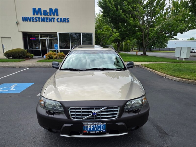 2003 Volvo XC70 Cross Country / AWD / IMMACULATE / 45,000 MILES !! / All Wheel Drive / Leather / Sunroof / Extremely Low Miles - Photo 5 - Portland, OR 97217