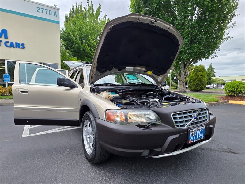 2003 Volvo XC70 Cross Country / AWD / IMMACULATE / 45,000 MILES !! / All Wheel Drive / Leather / Sunroof / Extremely Low Miles - Photo 25 - Portland, OR 97217