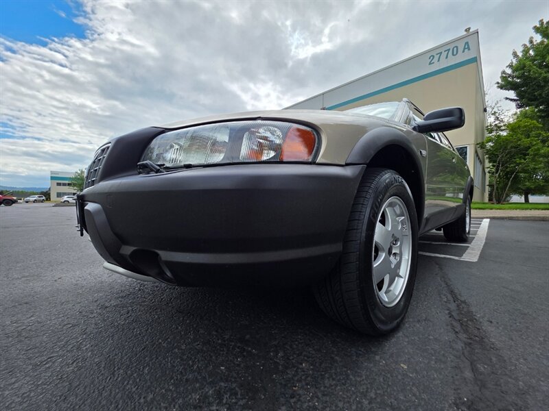 2003 Volvo XC70 Cross Country / AWD / IMMACULATE / 45,000 MILES !! / All Wheel Drive / Leather / Sunroof / Extremely Low Miles - Photo 10 - Portland, OR 97217