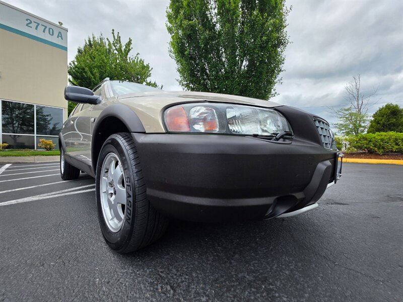 2003 Volvo XC70 Cross Country / AWD / IMMACULATE / 45,000 MILES !! / All Wheel Drive / Leather / Sunroof / Extremely Low Miles - Photo 9 - Portland, OR 97217