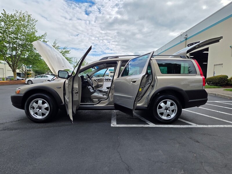 2003 Volvo XC70 Cross Country / AWD / IMMACULATE / 45,000 MILES !! / All Wheel Drive / Leather / Sunroof / Extremely Low Miles - Photo 21 - Portland, OR 97217