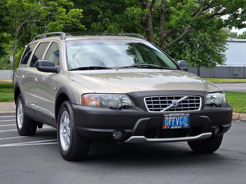 2003 Volvo XC70 Cross Country / AWD / IMMACULATE / 45,000 MILES !! / All Wheel Drive / Leather / Sunroof / Extremely Low Miles - Photo 2 - Portland, OR 97217