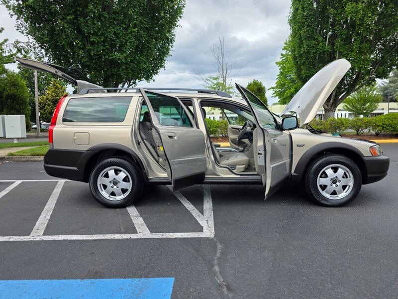 2003 Volvo XC70 Cross Country / AWD / IMMACULATE / 45,000 MILES !! / All Wheel Drive / Leather / Sunroof / Extremely Low Miles - Photo 22 - Portland, OR 97217