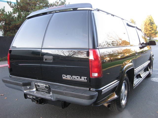 1998 Chevrolet Suburban 4WD Leather / 8-Passenger / Loaded / SHARP!   - Photo 40 - Portland, OR 97217