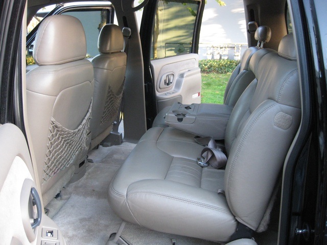 1998 Chevrolet Suburban 4WD Leather / 8-Passenger / Loaded / SHARP!   - Photo 23 - Portland, OR 97217