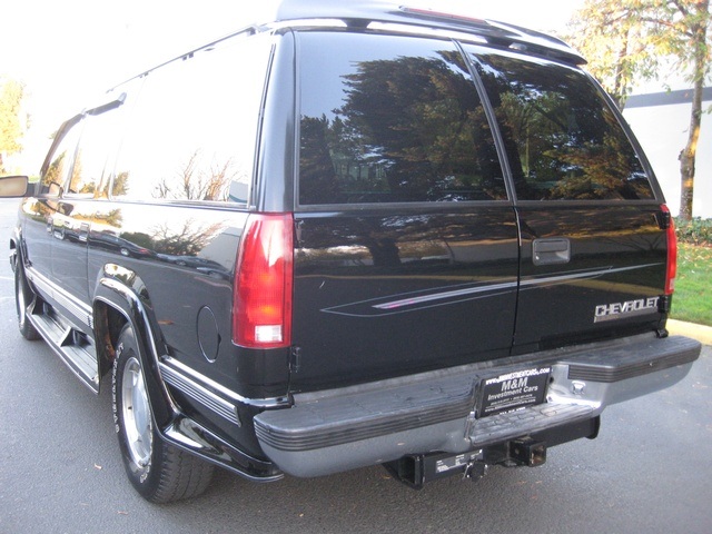 1998 Chevrolet Suburban 4WD Leather / 8-Passenger / Loaded / SHARP!   - Photo 41 - Portland, OR 97217