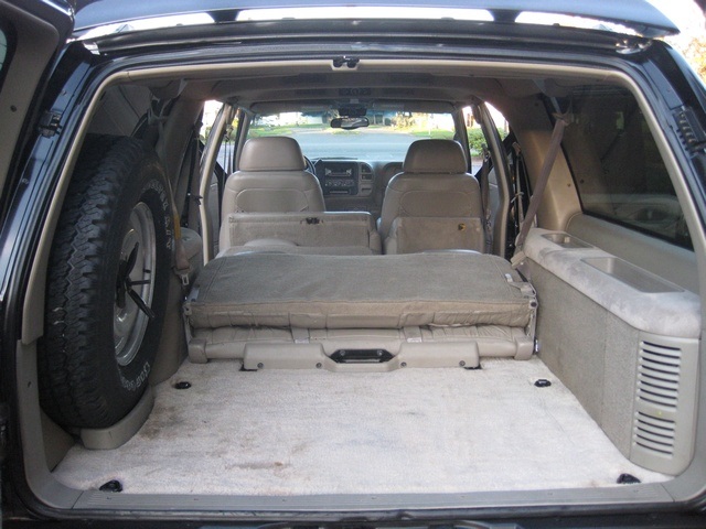 1998 Chevrolet Suburban 4WD Leather / 8-Passenger / Loaded / SHARP!   - Photo 28 - Portland, OR 97217