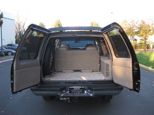 1998 Chevrolet Suburban 4WD Leather / 8-Passenger / Loaded / SHARP!   - Photo 12 - Portland, OR 97217