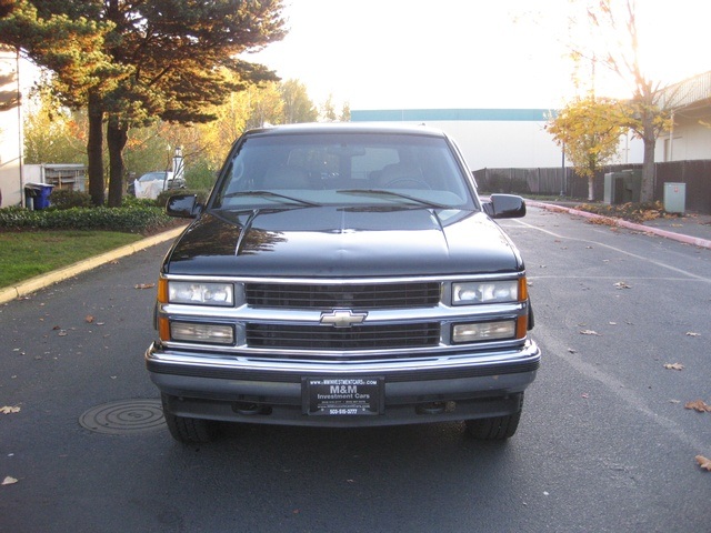 1998 Chevrolet Suburban 4WD Leather / 8-Passenger / Loaded / SHARP!   - Photo 8 - Portland, OR 97217