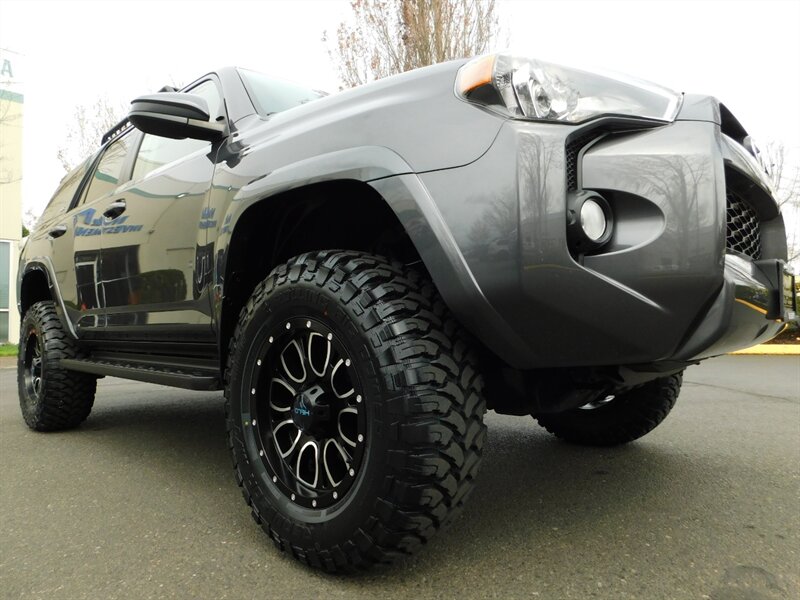 2018 Toyota 4Runner SR5 4X4 / Navi / Camera / NEW LIFT , WHEELS, TIRES   - Photo 10 - Portland, OR 97217