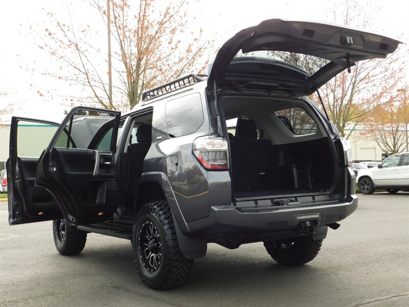 2018 Toyota 4Runner SR5 4X4 / Navi / Camera / NEW LIFT , WHEELS, TIRES   - Photo 27 - Portland, OR 97217