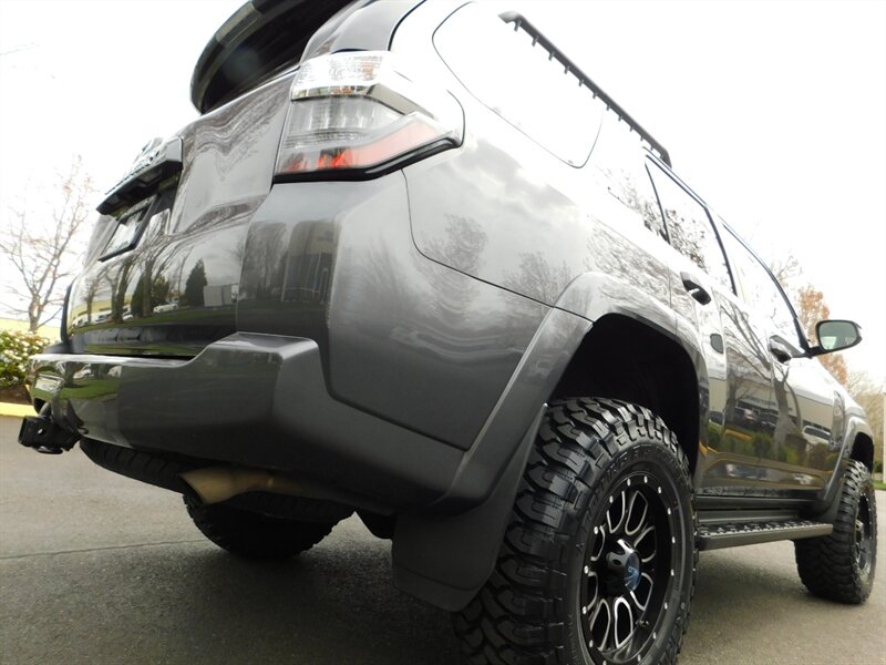 2018 Toyota 4Runner SR5 4X4 / Navi / Camera / NEW LIFT , WHEELS, TIRES   - Photo 12 - Portland, OR 97217