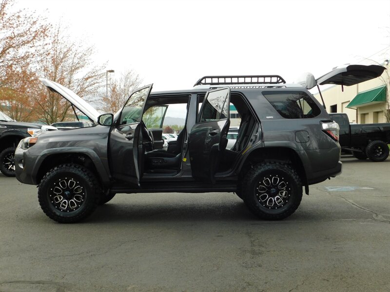 2018 Toyota 4Runner SR5 4X4 / Navi / Camera / NEW LIFT , WHEELS, TIRES   - Photo 26 - Portland, OR 97217