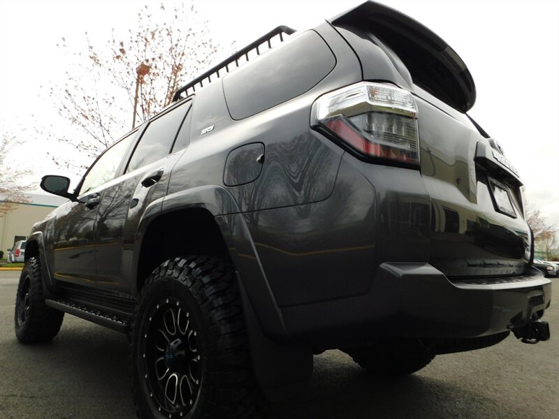 2018 Toyota 4Runner SR5 4X4 / Navi / Camera / NEW LIFT , WHEELS, TIRES   - Photo 11 - Portland, OR 97217