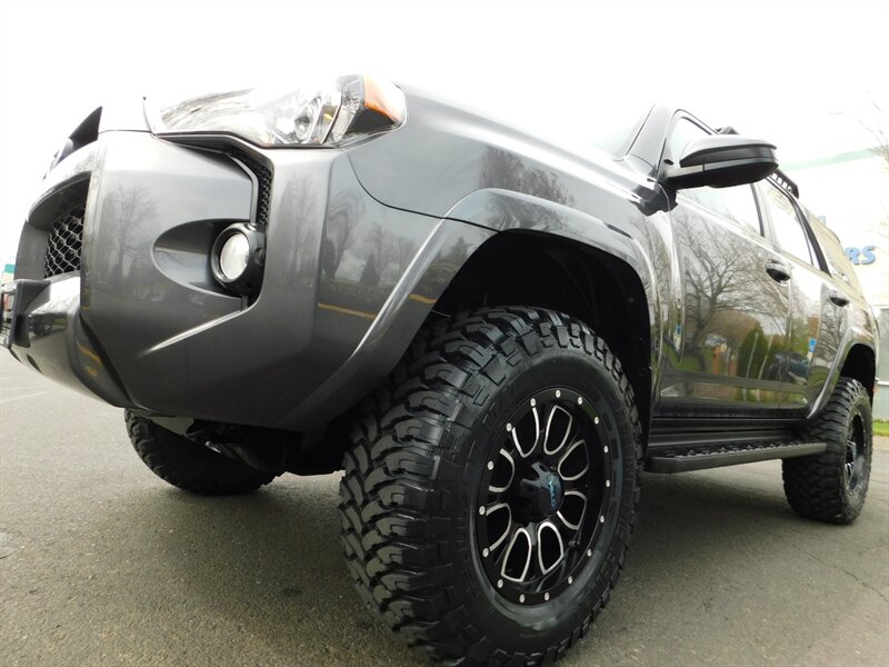 2018 Toyota 4Runner SR5 4X4 / Navi / Camera / NEW LIFT , WHEELS, TIRES   - Photo 9 - Portland, OR 97217