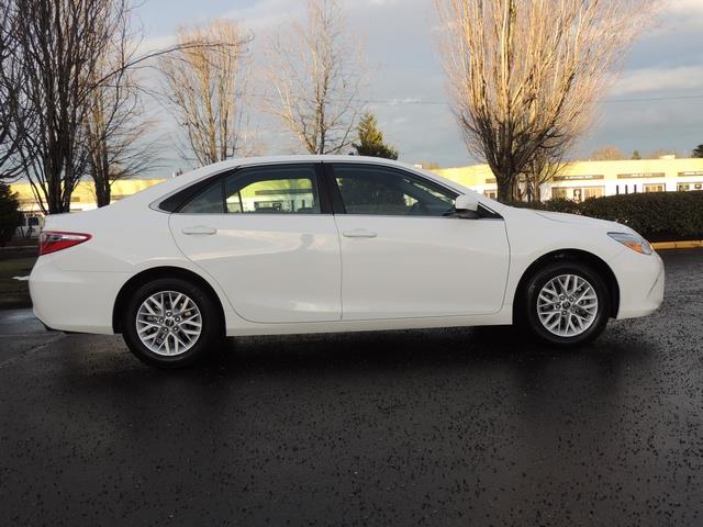 2016 Toyota Camry LE / Sedan / 4Cyl / Back Up Camera /FULL WARRANTY   - Photo 4 - Portland, OR 97217