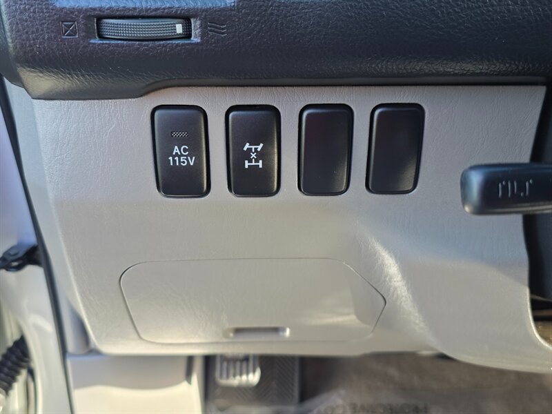 2003 Toyota 4Runner LIMITED Edition 4X4 / DIFF LOCK / NAVi / HEATED LEATHER /BRAND NEW LIFT / BRAND NEW WHEELS / BRAND NEW TIRES / 140K MILES !!! - Photo 22 - Portland, OR 97217