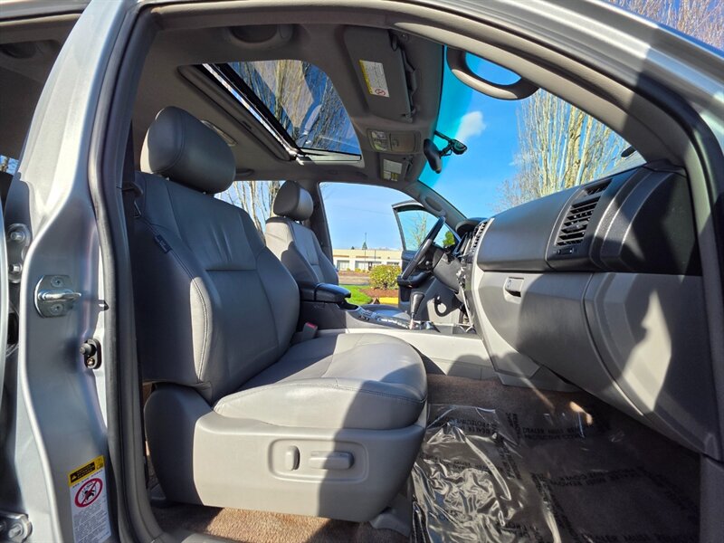 2003 Toyota 4Runner LIMITED Edition 4X4 / DIFF LOCK / NAVi / HEATED LEATHER /BRAND NEW LIFT / BRAND NEW WHEELS / BRAND NEW TIRES / 140K MILES !!! - Photo 16 - Portland, OR 97217