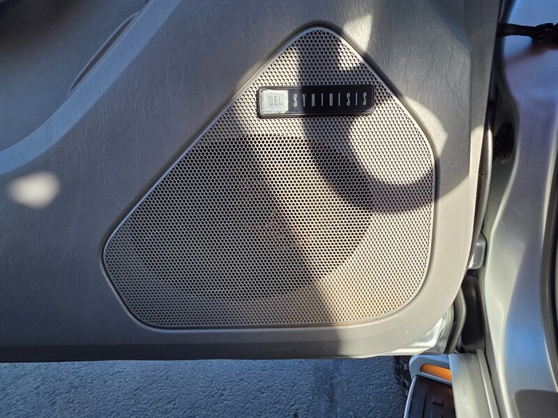 2003 Toyota 4Runner LIMITED Edition 4X4 / DIFF LOCK / NAVi / HEATED LEATHER /BRAND NEW LIFT / BRAND NEW WHEELS / BRAND NEW TIRES / 140K MILES !!! - Photo 47 - Portland, OR 97217