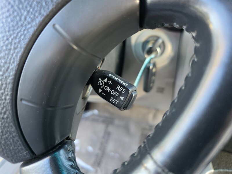 2003 Toyota 4Runner LIMITED Edition 4X4 / DIFF LOCK / NAVi / HEATED LEATHER /BRAND NEW LIFT / BRAND NEW WHEELS / BRAND NEW TIRES / 140K MILES !!! - Photo 37 - Portland, OR 97217